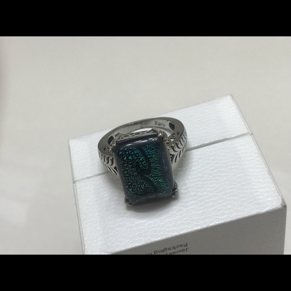 Ring - Picture 5 of 6